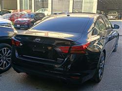 نيسان ألتيما